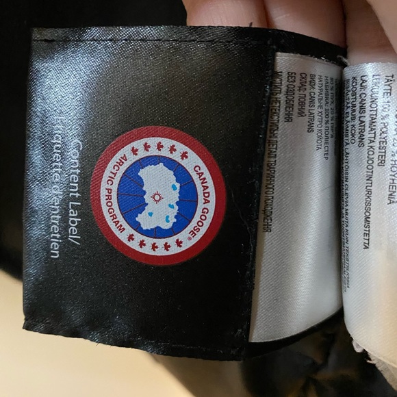 Fusion Canada GOOSE jacket size Small black with fur hood - Picture 4 of 9